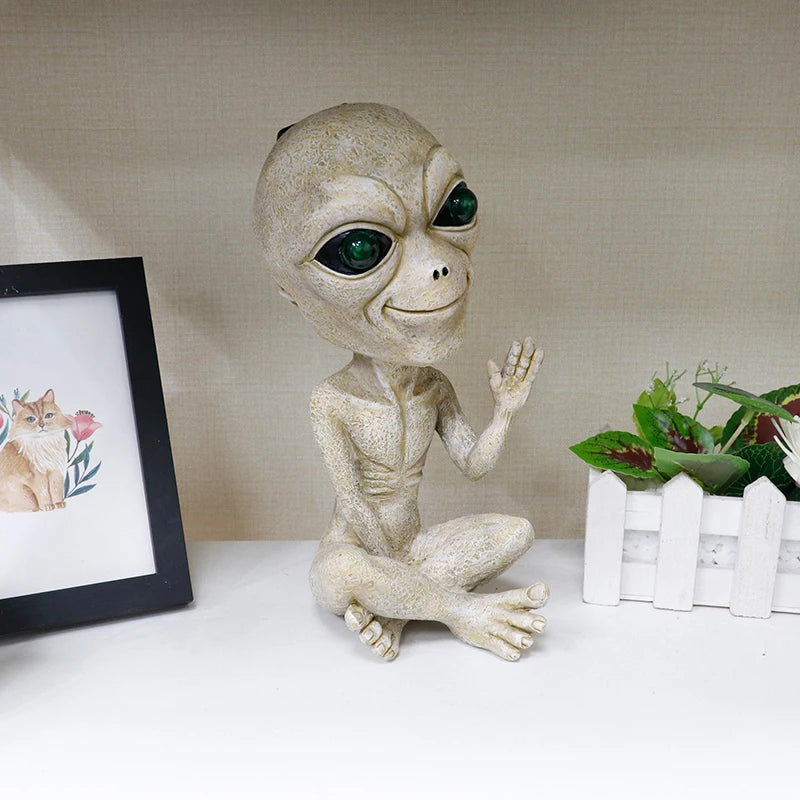 Alien Sculptures Outdoor Garden Alien Statue Alien Resin Sculptures Garden Ornament Indoor and Outdoor Decoration