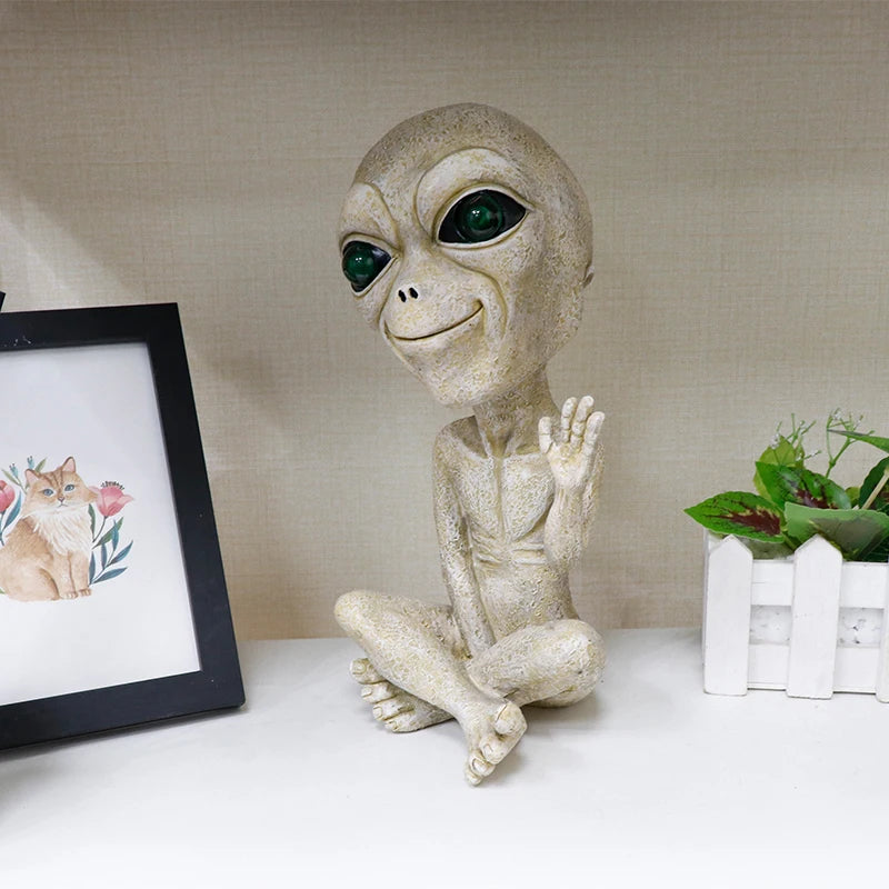 Alien Sculptures Outdoor Garden Alien Statue Alien Resin Sculptures Garden Ornament Indoor and Outdoor Decoration